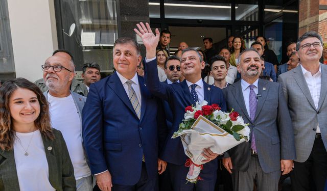 CHP Genel Başkanı Özgür Özel İzmir’e geldi