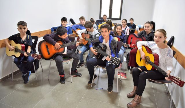 Bornova'da kurslara yoğun ilgi