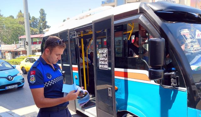 İzmir Büyükşehir Belediyesi zabıta ekiplerinden bayram denetimi