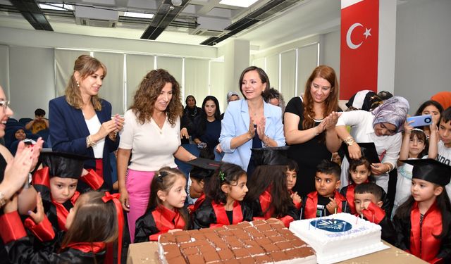 Karabağlar'ın Özgür Çocuk Evi ilk mezunlarını verdi