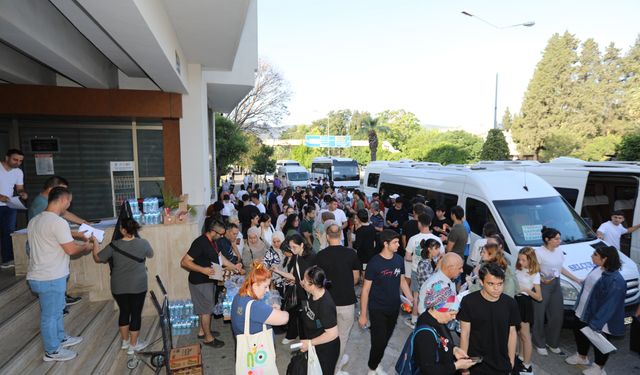 Efes Selçuk Belediyesi'nden öğrencilere YKS için ulaşım desteği