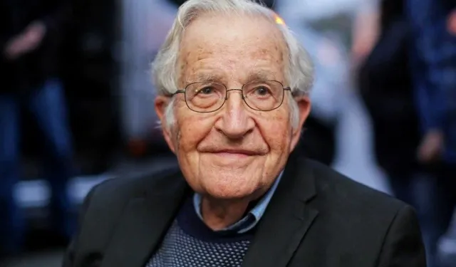 Yüzyılın düşünüründen üzücü haber... Chomsky artık konuşamıyor