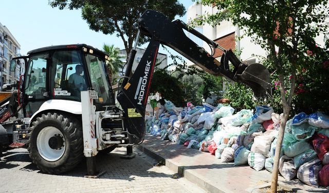 Karşıyaka’da çöp ve moloz kirliliği ile mücadele sürüyor