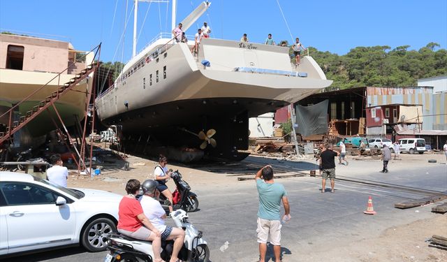 47 metrelik gulet denize indirildi