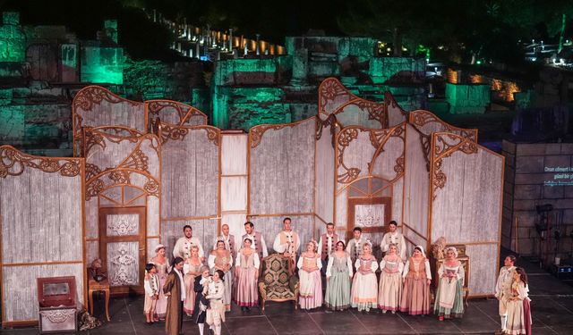 7. Uluslararası Efes Opera ve Bale Festivali'nde Figaro'nun Düğünü sahnelendi