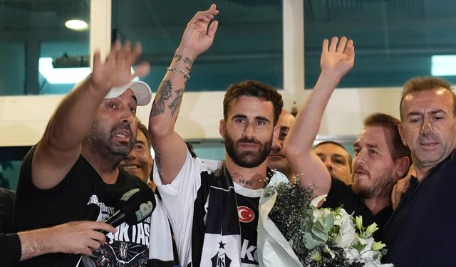 Beşiktaş'ta yeni transfer Rafa Silva, takıma katıldı