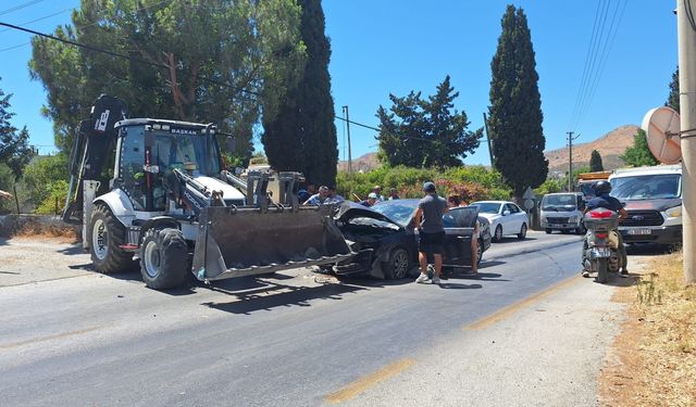 Bodrum'da kepçeyle çarpışan otomobilin sürücüsü hayatını kaybetti