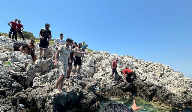 Muğla'da 20 kaçak göçmen kurtarıldı