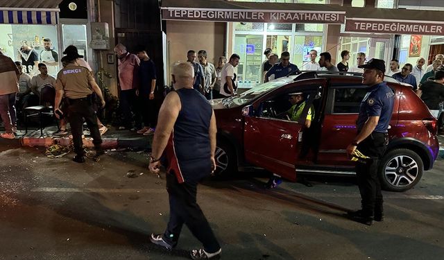 Tekirdağ'da otomobil kıraathane önünde oturanlara çarptı, 11 kişi yaralandı