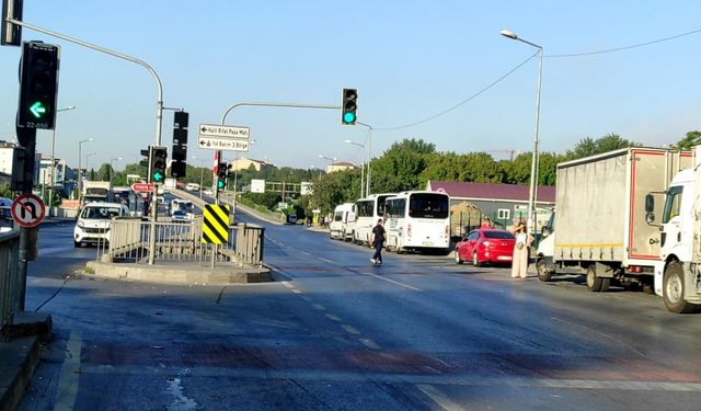 İstanbul - Şişli’de yayaya çarpan araç sürücüsü durmadan yoluna devam etti: O anlar kamerada