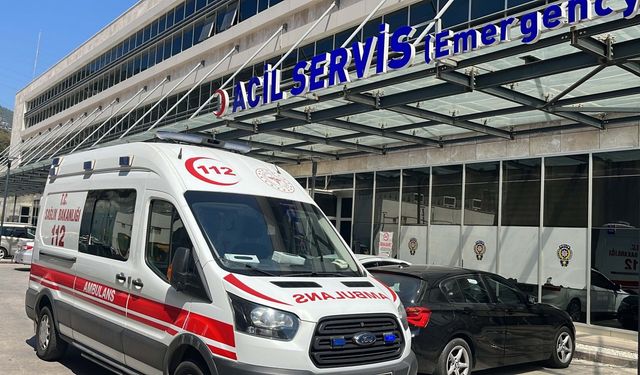 Oteldeki 16 kişi, zehirlenme şüphesiyle hastaneye kaldırıldı