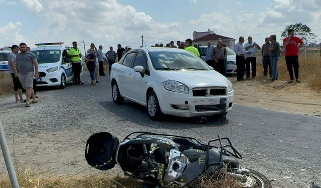 Otomobille çarpışan motosikletin sürücüsü ağır yaralandı