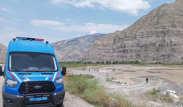 Tortum Çayı'nda aranan 8 aylık bebeğe ulaşılamadı