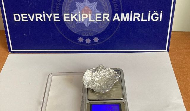 Üzerinde uyuşturucuyla yakalanan şüpheliye gözaltı