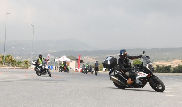 Yenişehir'de ileri sürüş motosiklet eğitimleri veriliyor