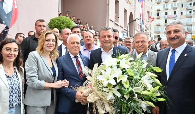 CHP Genel Başkanı Özel, 'Bozbey, 100 güne çok önemli hizmetler sığdırdı'