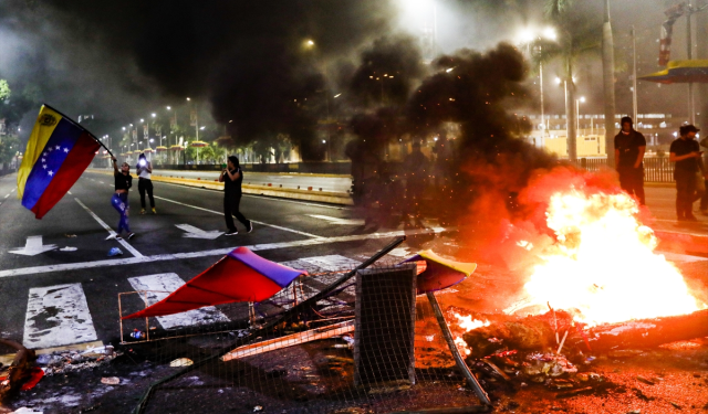 Venezuela'da Seçim Protestoları: Bir Kişi Hayatını Kaybetti, 23 Asker Yaralandı