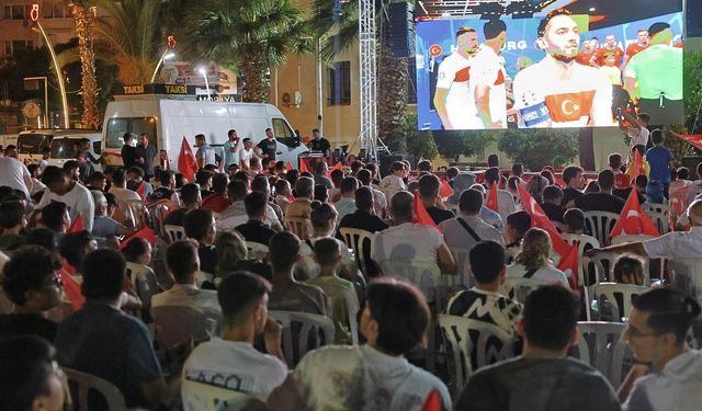 Menemen'de milli maç dev ekranda izlenecek