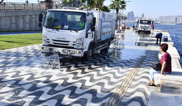 İzmir sokaklarında temizlik seferberliği