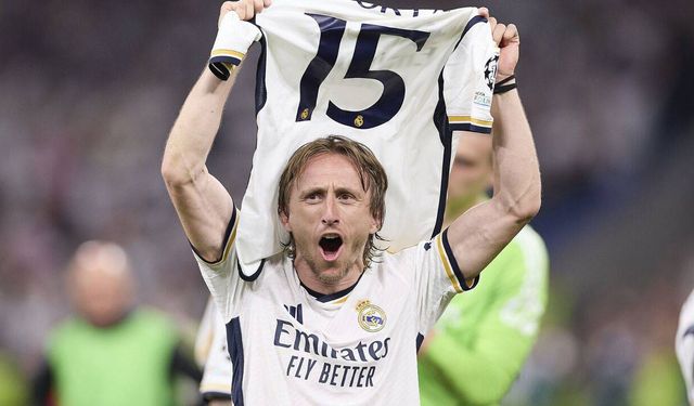 Luka Modric Real Madrid'de kalıyor