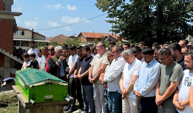 Kazada ölen dayı toprağa verildi, anne ve oğlu yoğun bakımda