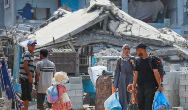 İsrail’in tahliye emri sonrası, Gazzeli aileler yine yola koyuldu