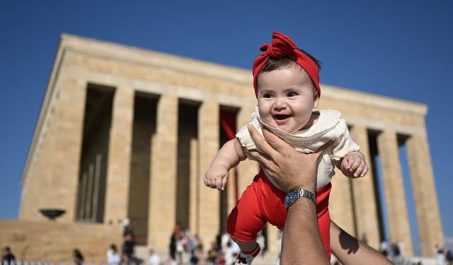 Anıtkabir, 350 bini aşkın ziyaretçiyi ağırladı