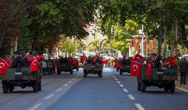 Ankara'da resmi geçit töreni düzenlendi