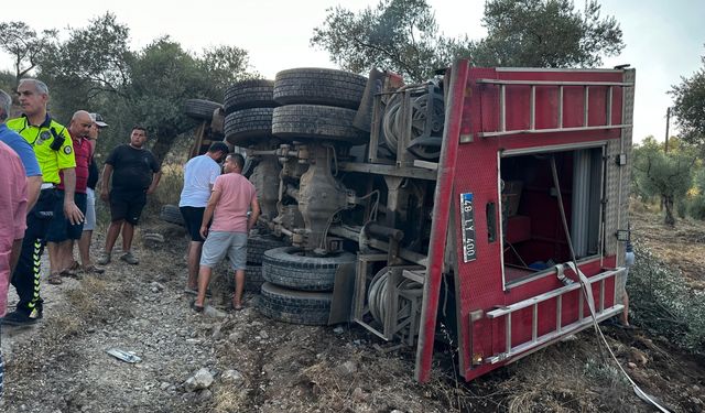 Arazöz ile minibüsün çarpıştığı kazada 15 kişi yaralandı