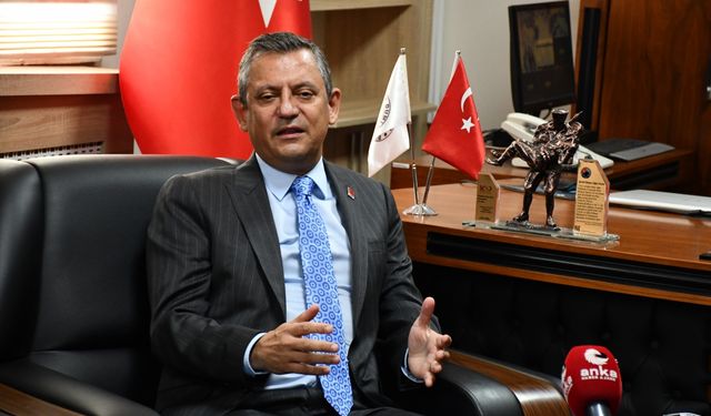 CHP Genel Başkanı Özel, Dumlupınar'da konuştu