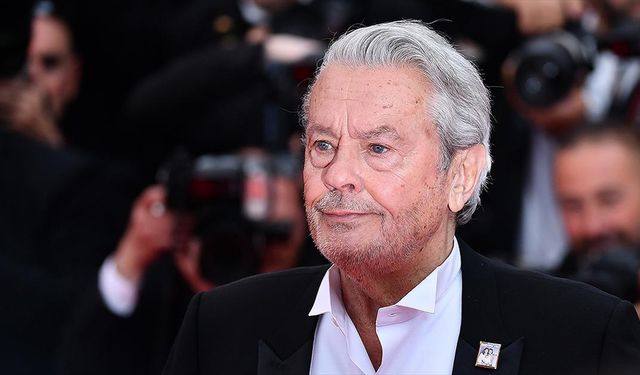 Dünyaca ünlü Fransız aktör Alain Delon, 88 yaşında hayatını kaybetti