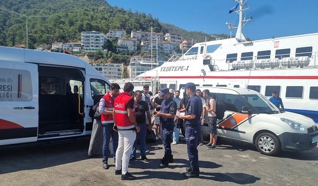 Fethiye'de feribotta 17 düzensiz göçmen yakalandı