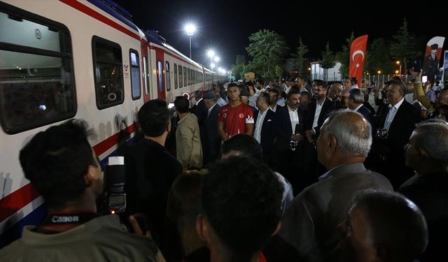 İkinci seferini yapan "Turistik Tatvan Treni" Bitlis'e ulaştı