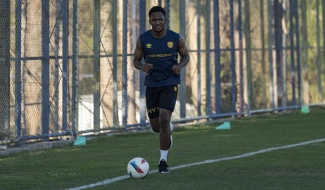 MKE Ankaragücü'nde Renaldo Cephas antrenmana çıktı