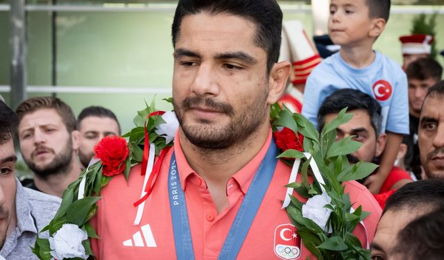 Olimpiyatta bronz madalya kazanan Taha Akgül'den hakemlere tepki