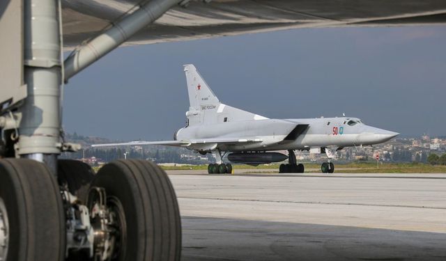 Rusya'da Tu-22M3 uzun menzilli bombardıman uçağı düştü