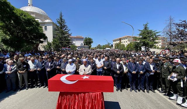 Pençe Kilit Şehidi son yolculuğuna uğurlandı