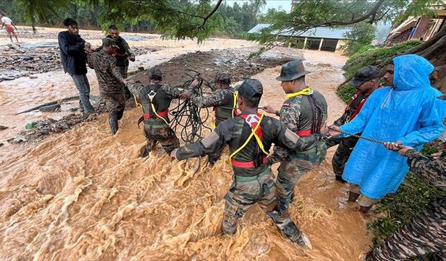 Toprak kaymalarında ölü sayısı 289'a çıktı