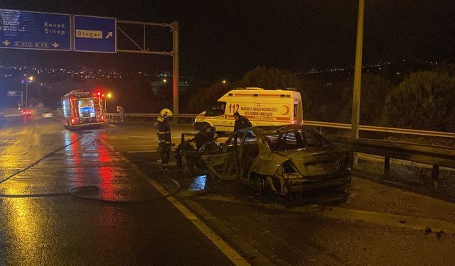 Almanya’ya dönerken çıkan yangında otomobil hurdaya döndü