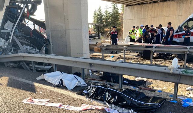 Ankara- Eskişehir kara yolunda otobüs kazası:  9 ölü, 26 yaralı