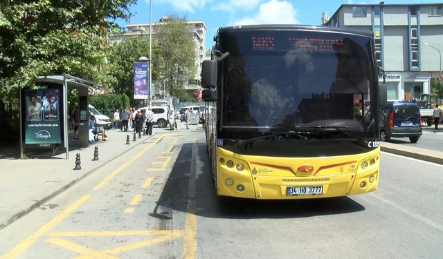 Ataşehir'de zincirleme kaza kamerada