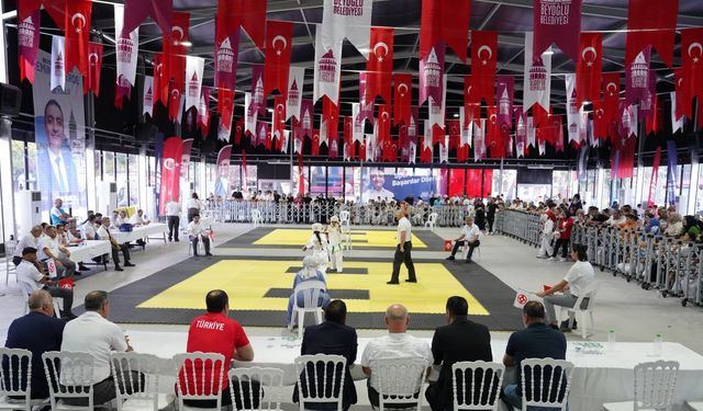 Beyoğlu’nda Kyokushin Karate Şampiyonası düzenlendi