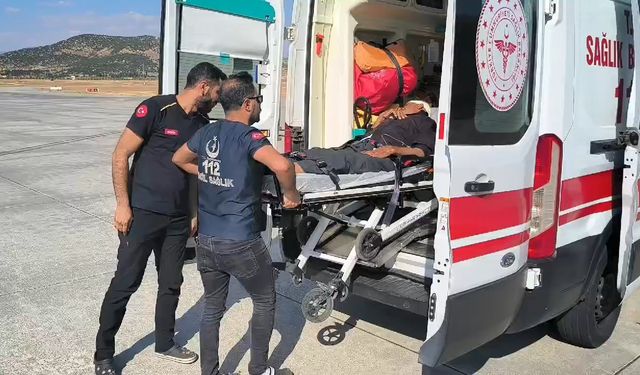 Bingöl’de 80 yaşındaki hasta, ambulans helikopterle hastaneye yetiştirildi