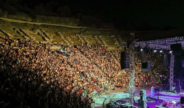 Bodrum'da Candan Erçetin rüzgarı