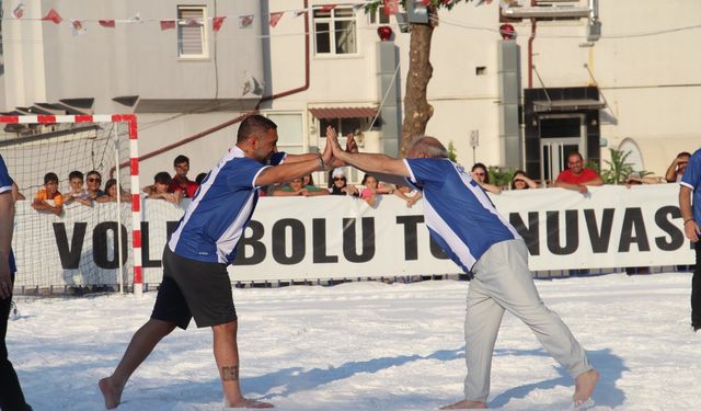 Çankırı’da tuz zeminde futbol turnuvası düzenlendi