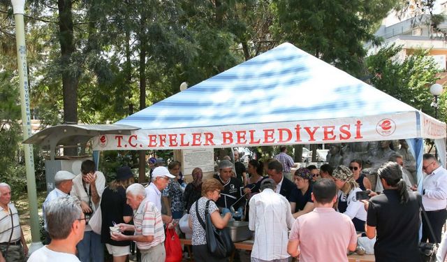 Efeler'de aşure bereketi