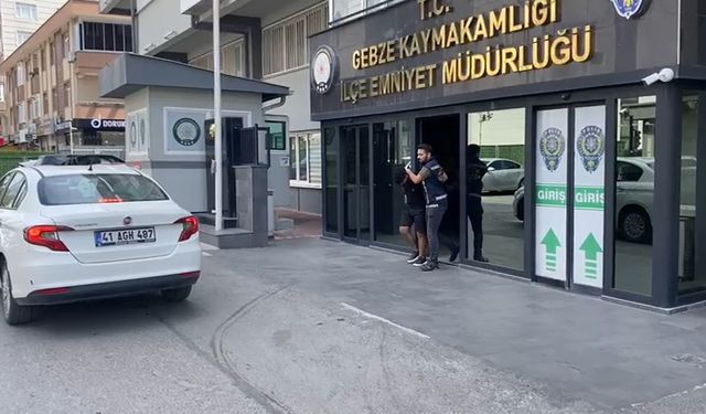 Kendisini polis olarak tanıtan dolandırıcı, parayı almaya gelince yakalandı