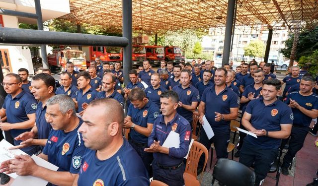 Manisa'da kahramanlara başarı belgesi