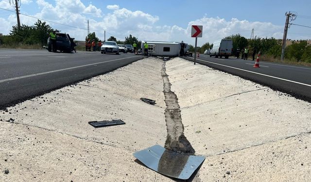 Nevşehir'de minibüs ile cip çarpıştı: 1'i ağır, 14 yaralı