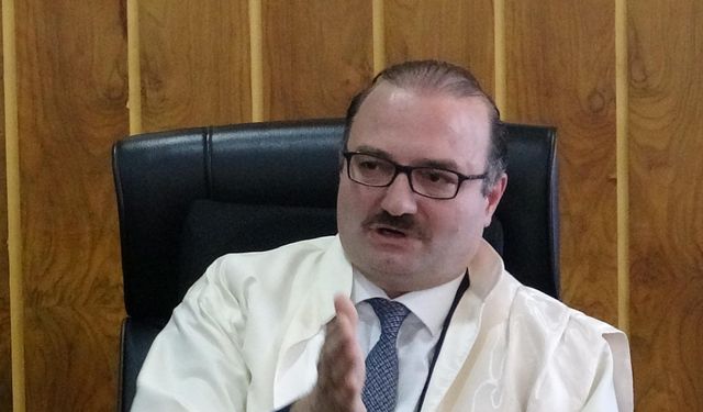 Prof.Dr. Hacımüftüoğlu, rektörlük görevini devraldı